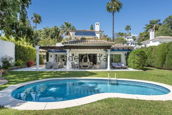 3-bedroom freehold villa in Marbella — photo 1 of 5