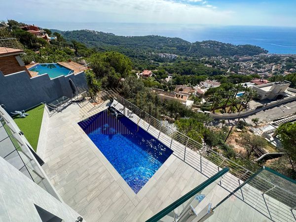 Detached house in Calle del Canigó, 1, Roca Grossa, Lloret de Mar — image 3