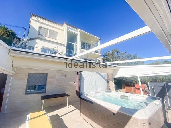 4-bedroom freehold villa in Lloret de Mar — photo 1 of 5
