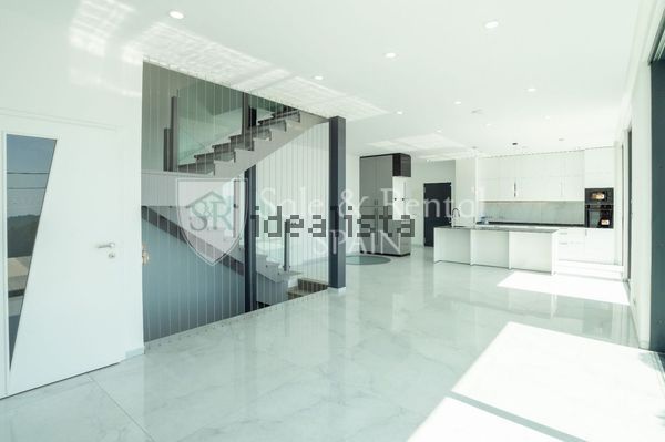3-bedroom freehold villa in Lloret de Mar — photo 4 of 5