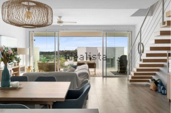 3-bedroom freehold villa in Estepona — photo 1 of 5