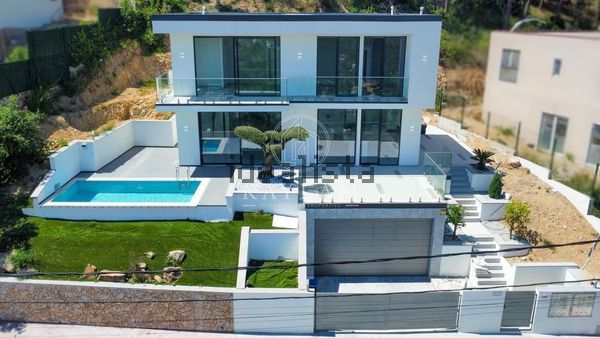 4-bedroom freehold villa in Lloret de Mar — photo 3 of 5