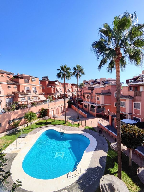 Terraced house in Calle Pepa Flores Marisol, Huerta Nueva - Jardín de Málaga, Málaga — image 4