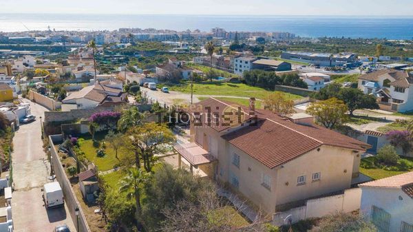 Detached house in Calle Romeral Alto, Avda Pescia - Ctra de Frigiliana, Nerja — image 4