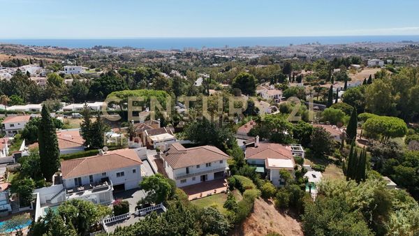 4-bedroom freehold villa in Mijas — photo 1 of 5