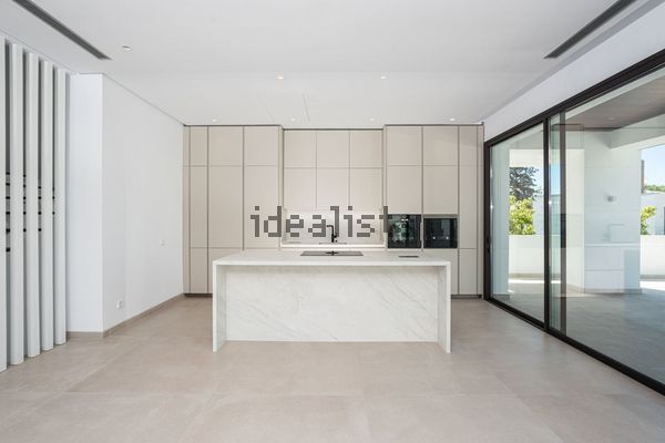 5-bedroom freehold villa in Marbella — photo 5 of 5