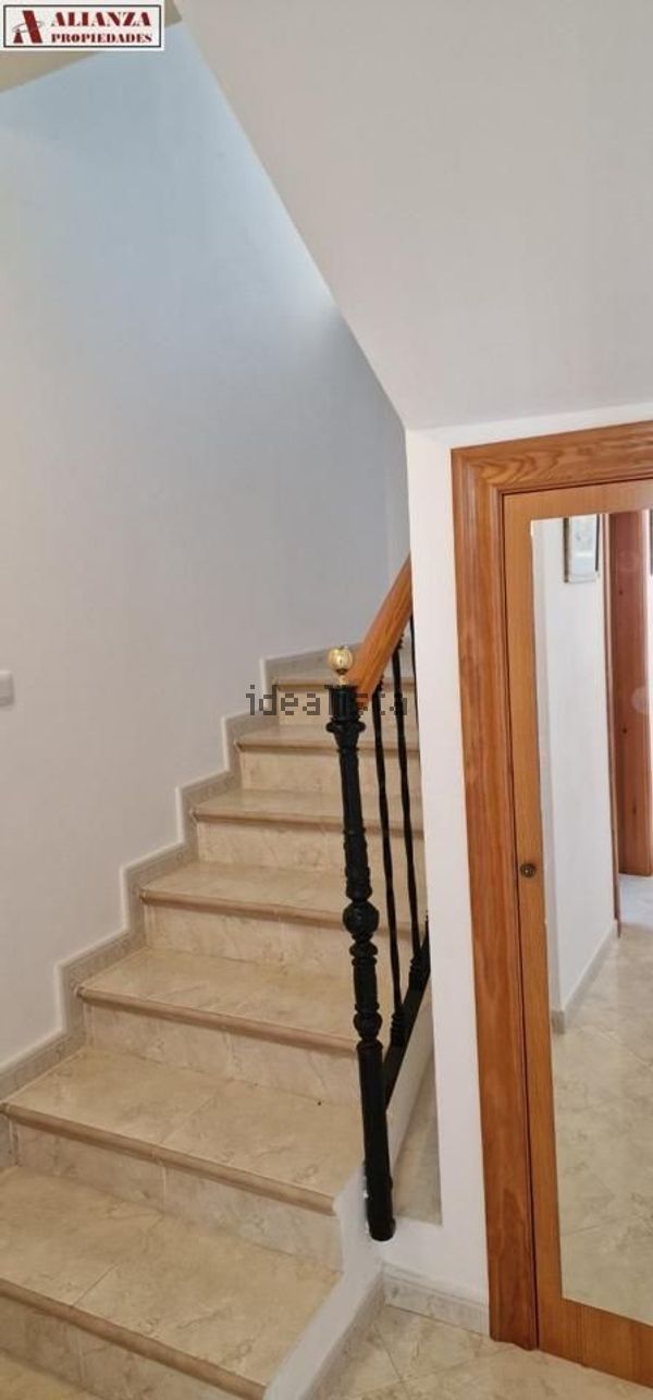Detached house in Olías, Málaga — image 5