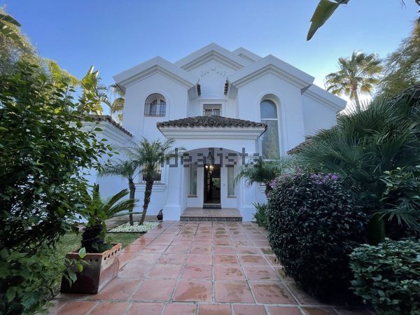 4-bedroom freehold villa in Marbella — photo 3 of 5