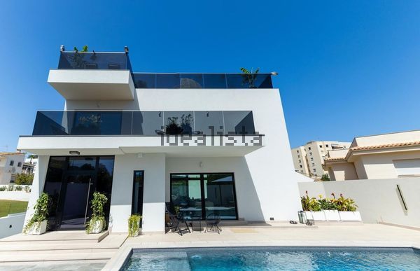 7-bedroom freehold villa in Benalmádena — photo 1 of 5