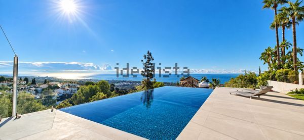 4-bedroom freehold villa in Marbella — photo 3 of 5