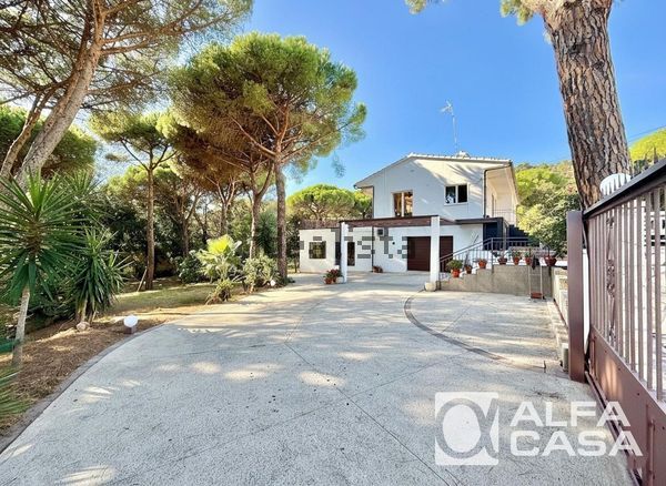 8-bedroom freehold villa in Castell-Platja d'Aro — photo 2 of 5