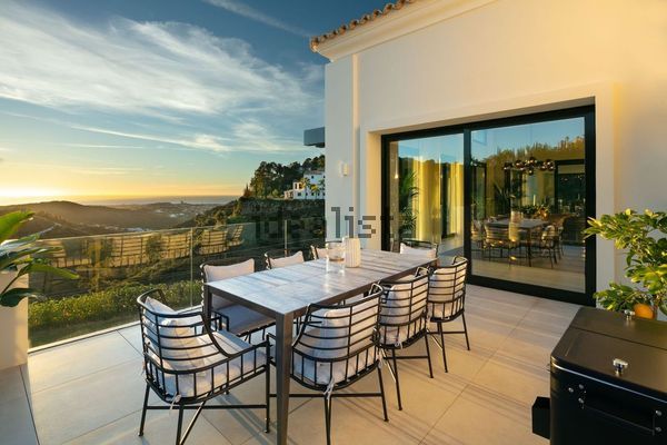5-bedroom freehold villa in Benahavís — photo 3 of 5