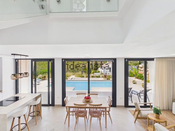 Detached house in Calle Arroyo de los Arcos, 28, El Castillo, Manilva — image 3