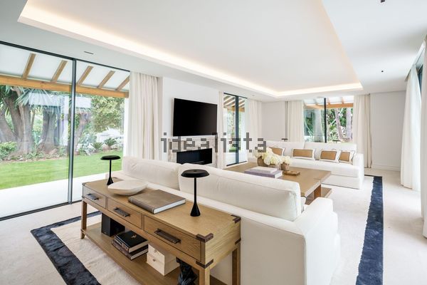 Detached house in Calle Oslo, Las Brisas, Marbella — image 5
