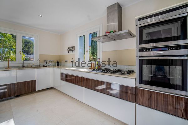 4-bedroom freehold villa in Marbella — photo 2 of 5