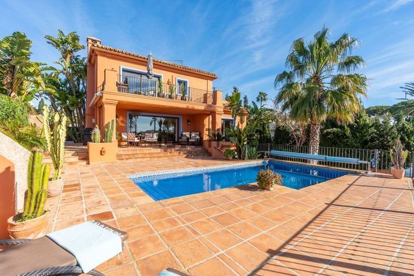 3-bedroom freehold villa in Marbella — photo 2 of 5