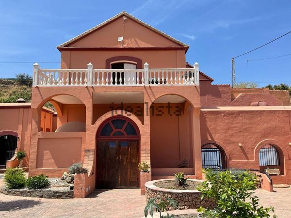 4-bedroom freehold villa in Nerja — photo 3 of 5