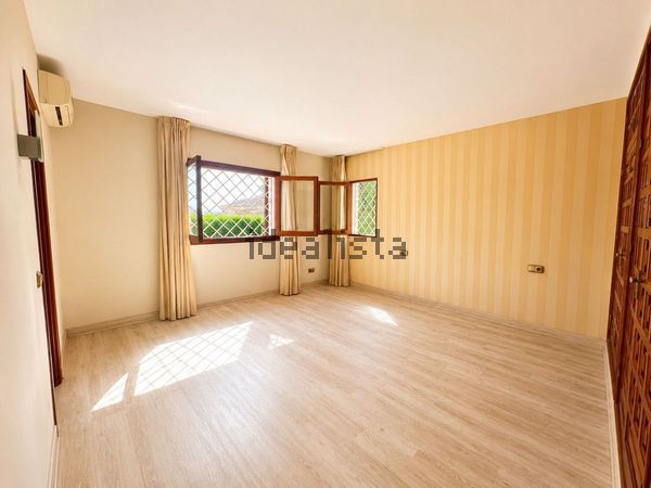Detached house in Urbanización Golf Río Real, Rio Real, Marbella — image 5