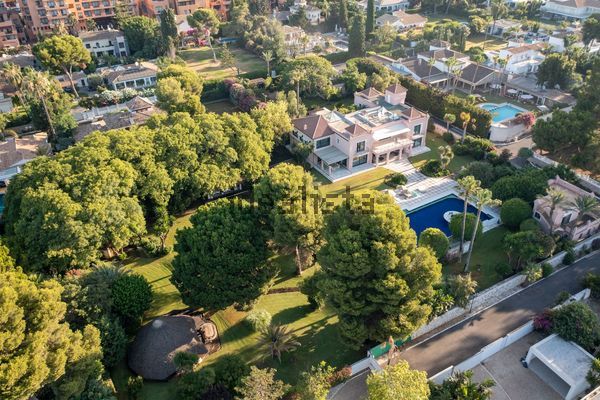 6-bedroom freehold villa in Estepona — photo 5 of 5