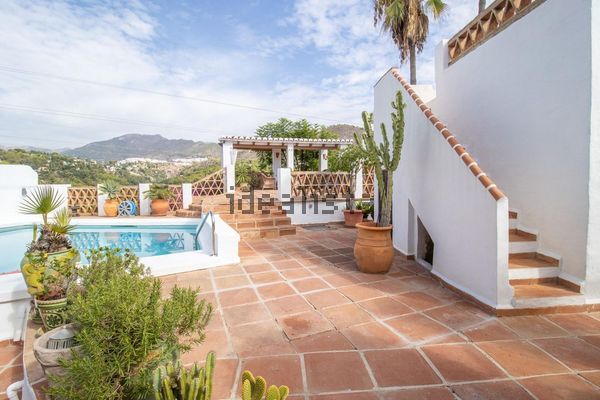 4-bedroom freehold villa in Nerja — photo 5 of 5