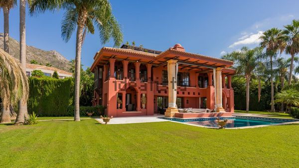 6-bedroom freehold villa in Marbella — photo 5 of 5