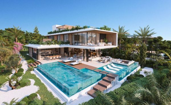 5-bedroom freehold villa in Marbella — photo 1 of 5
