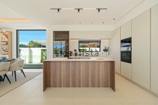 5-bedroom freehold villa in Marbella — photo 5 of 5
