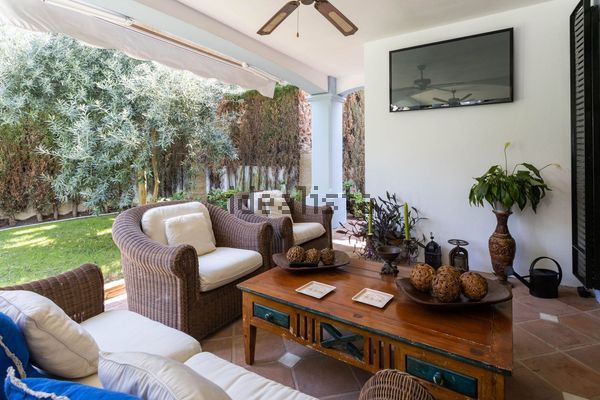 Detached house in Urbanizacion Isla de Guadalmina, Guadalmina Alta, Marbella — image 4