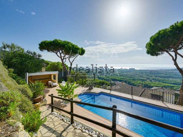 4-bedroom freehold villa in Castell-Platja d'Aro — photo 2 of 5
