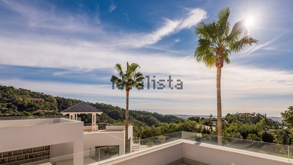 5-bedroom freehold villa in Benahavís — photo 2 of 5
