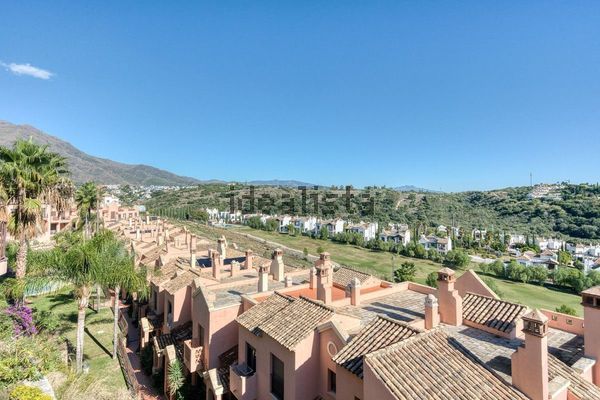 3-bedroom freehold villa in Estepona — photo 3 of 5