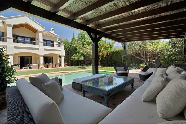 Detached house in Calle Montemenor, Sierra Blanca, Marbella — image 3
