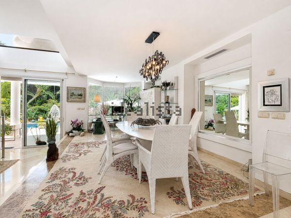 4-bedroom freehold villa in Estepona — photo 5 of 5