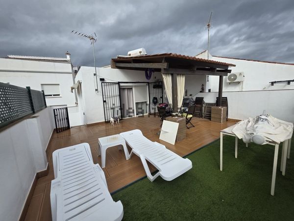 3-bedroom freehold villa in Málaga — photo 2 of 5