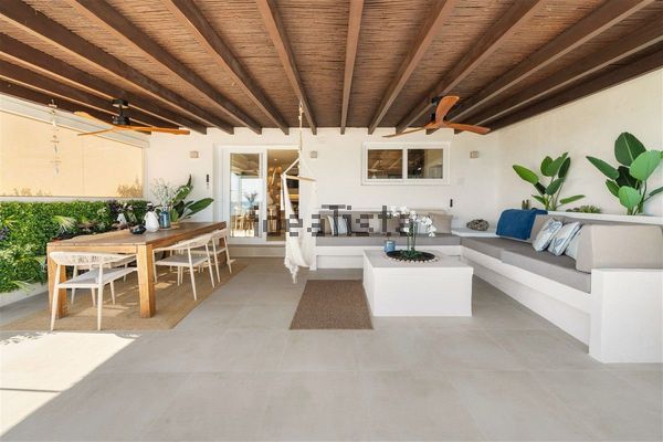 4-bedroom freehold villa in Estepona — photo 2 of 5