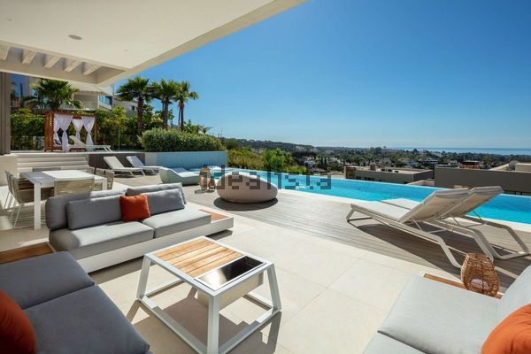 5-bedroom freehold villa in Marbella — photo 5 of 5