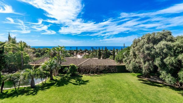 6-bedroom freehold villa in Marbella — photo 5 of 5