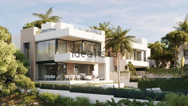 4-bedroom freehold villa in Marbella — photo 1 of 5