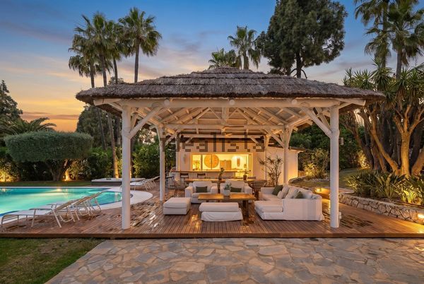 7-bedroom freehold villa in Marbella — photo 3 of 5