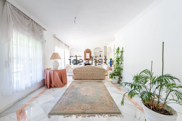 Detached house in Valdeolletas-Las Cancelas-Xarblanca, Marbella — image 4