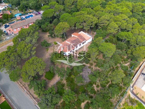 Detached house in Calle de Carles Riba, Residencial Begur - Esclanyà, Begur — image 3