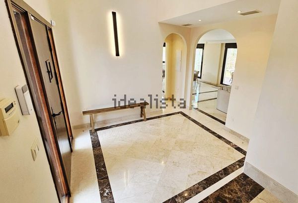 3-bedroom freehold villa in Estepona — photo 4 of 5
