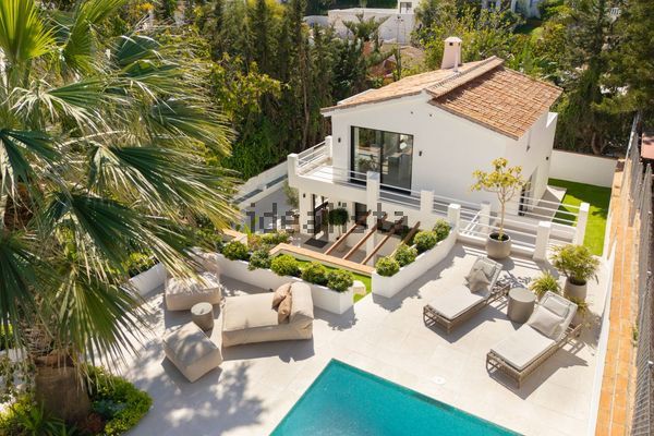 4-bedroom freehold villa in Marbella — photo 1 of 5