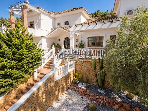 Detached house in Avenida Manuel Mena Palma, Cortijo Torrequebrada, Benalmádena — image 3