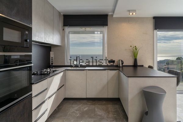 4-bedroom freehold villa in Lloret de Mar — photo 2 of 5