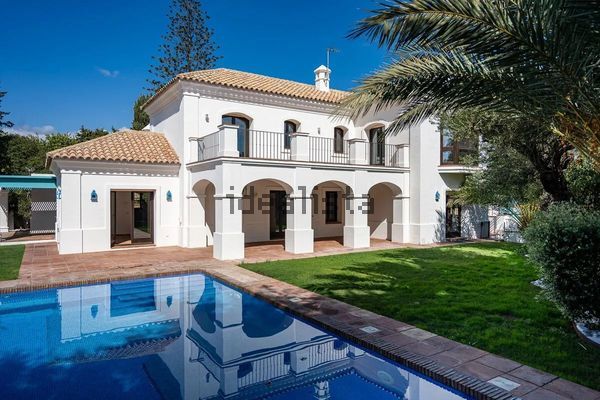 6-bedroom freehold villa in Marbella — photo 2 of 5