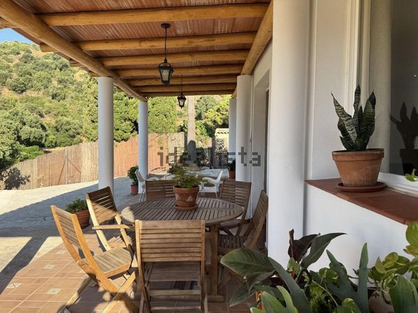 3-bedroom freehold villa in Estepona — photo 2 of 5