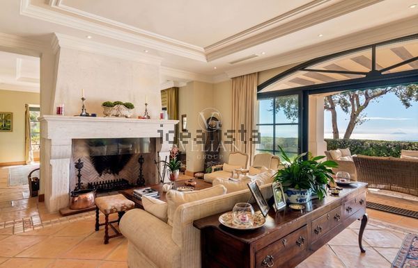 8-bedroom freehold villa in Benahavís — photo 5 of 5
