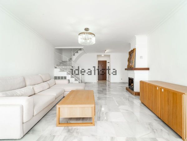 Detached house in Calle Turmalina, Nagüeles, Marbella — image 3