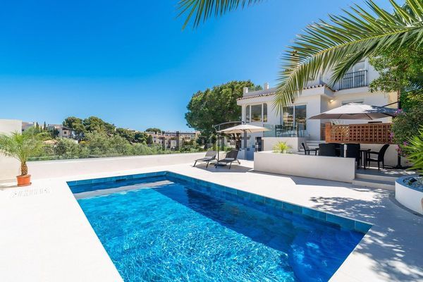 3-bedroom freehold villa in Fuengirola — photo 1 of 5